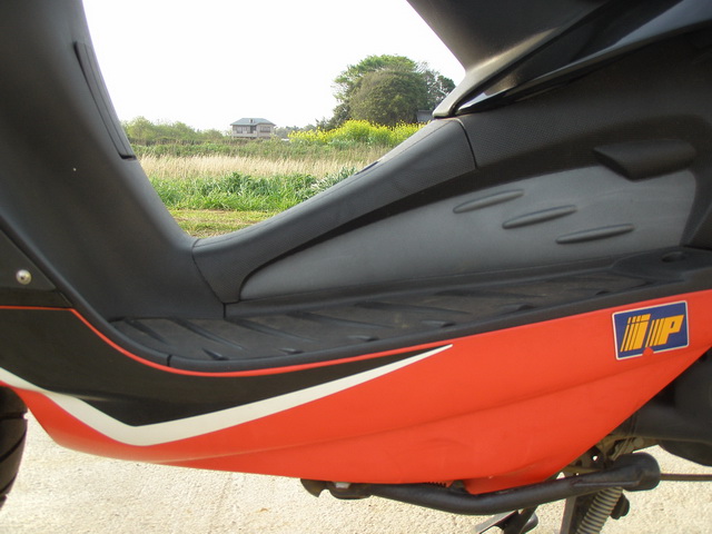Купить мотоцикл Aprilia SR50 2000 фото 13